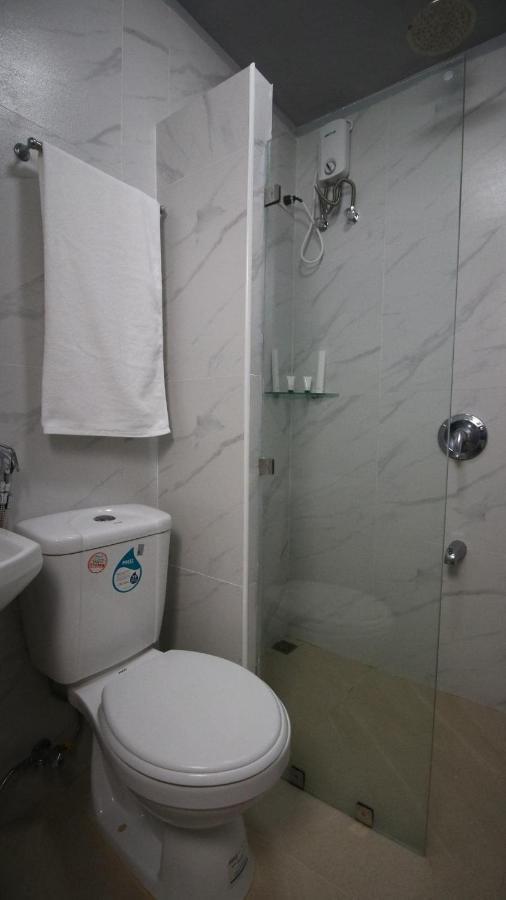 Sands Hotel Насугбу Екстериор снимка